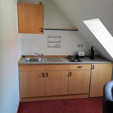 Zum Winzermaennle Otel 3*